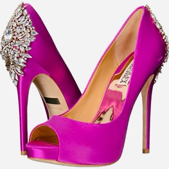 BADGLEY MISCHKA Kiara Crystal Back Open Toe Pump In Fuchsia Satin size 6 EUC - Picture 1 of 13